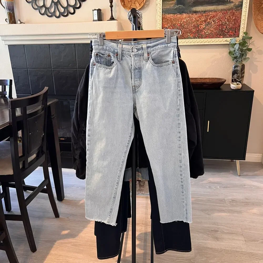 Levis Jeans Womens Size 25 Wedgie Straight Light Wash Button Fly 100% Cotton